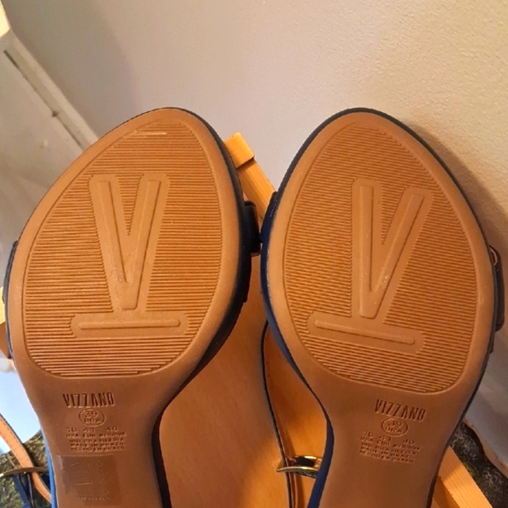 VIZZANO Womens High Heel Half Paw Sandal. Navy. Size 10. Execllent Cond!! - Picture 10 of 15
